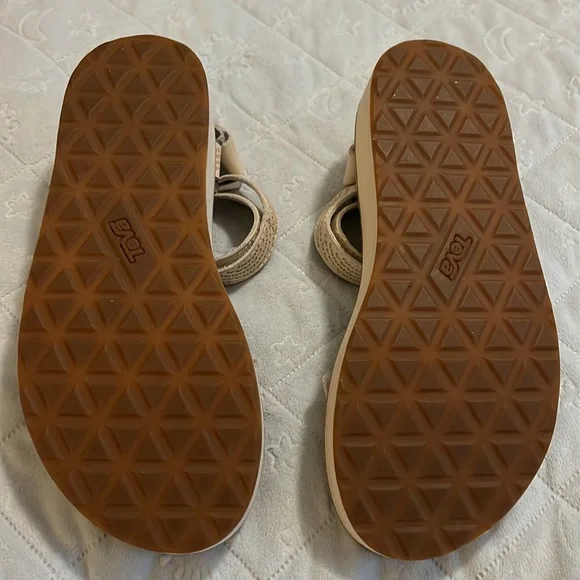 Teva Universal Geometric Sandals - Picture 6 of 11